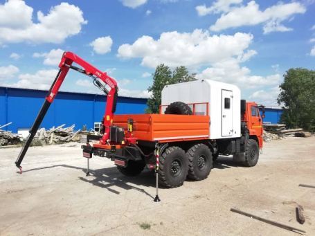 Камаз 43118 автомастерская с краном манипулятором Fassi 50А