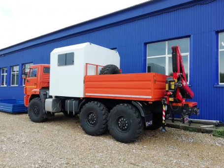 Камаз 43118 автомастерская с краном манипулятором Fassi 50А