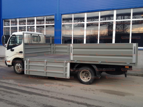 Бортовой Hino 300