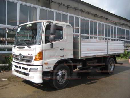 Бортовой Hino 500 1826