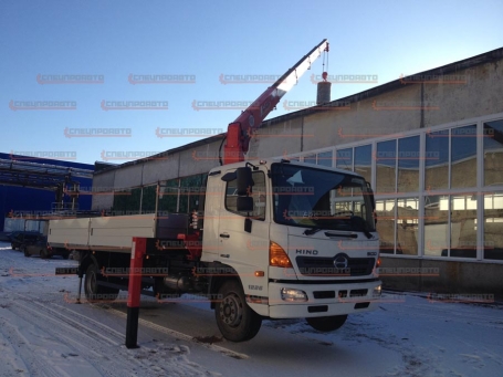 Hino 500 1226 с краном-манипулятором КМУ Unic 500