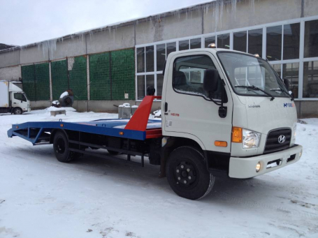 Эвакуатор Hyundai HD 78 с ломаной платформой